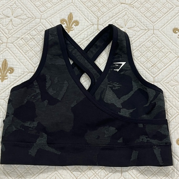 Gymshark Other - GYMSHARK ADAPT CAMO SEAMLESS SPORT BRA SIZE X-SMALL GRAY AND BLACK COLOR EUC